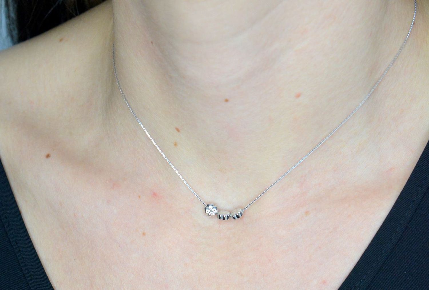 Naszyjnik damski srebrny 925 z koniczynkami Armonica Nomination 241305 001.png